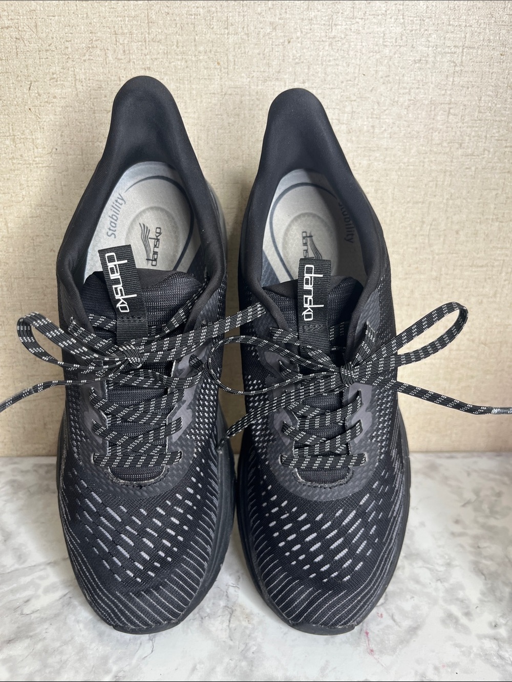 Dansko Womens Peony Mesh Black Walking Shoes Size 40 EU 9.5-10 US Sneakers